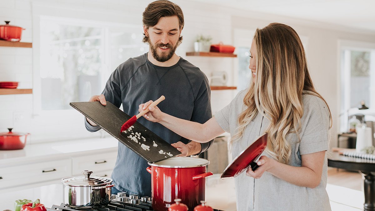 8 Easy Cooking Hacks for Students Living Alone